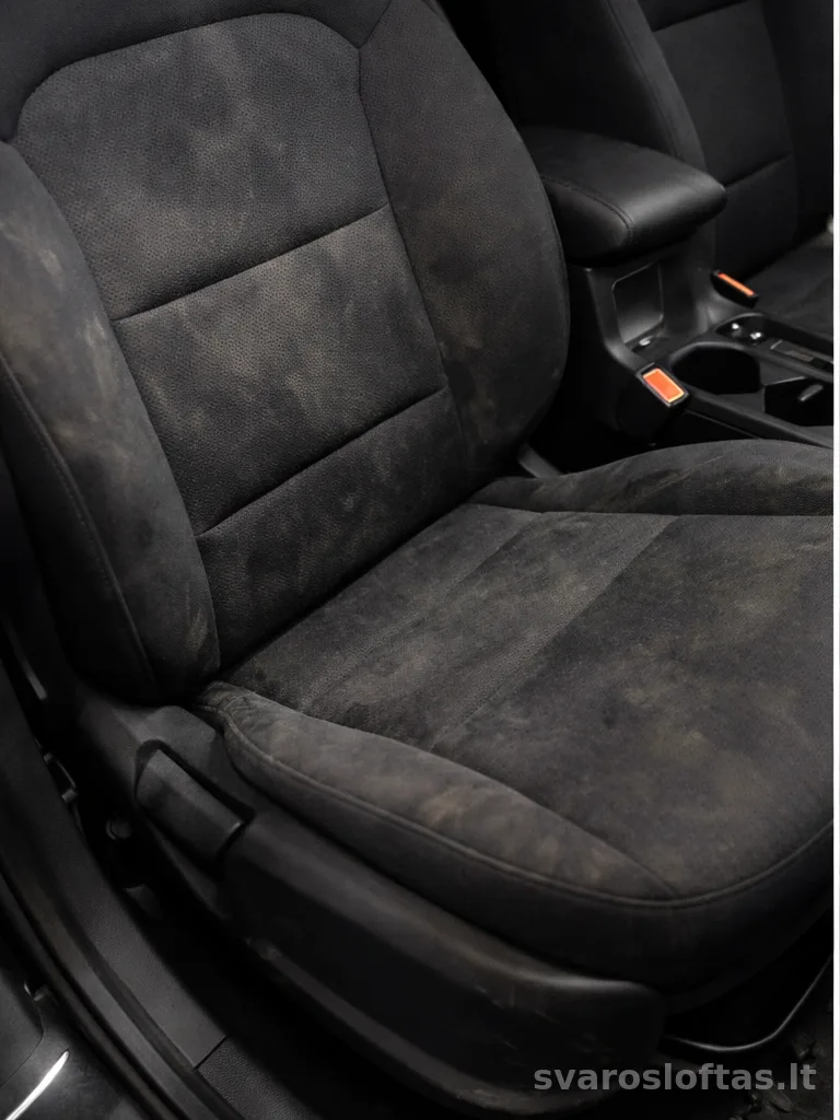 Interior cleaning – before service, Švaros Loftas Vilnius